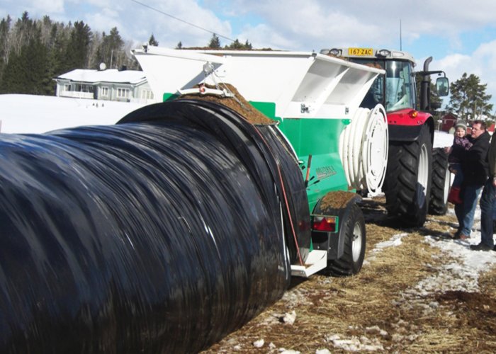 Как быстро получить компост из навоза или птичьего помета, сохранить экологию, используя упаковщик Murska BioPacker