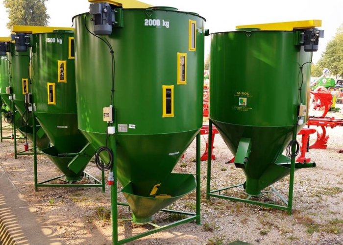 Смеситель сыпучих кормов 2000 кг. (3430 л)